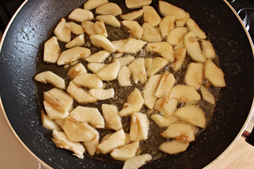 apple-galettes-apples-caramelizing