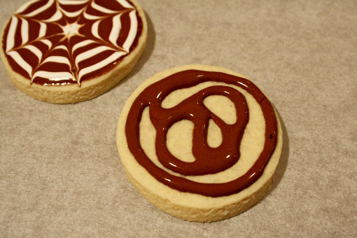 halloween-cobweb-sugar-cookie-decorating-brown-layer