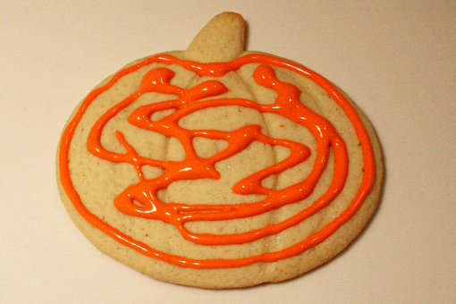 halloween-pumpkin-sugar-cookies-decorating-first-layer