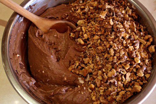 brownie-tart-adding-nuts