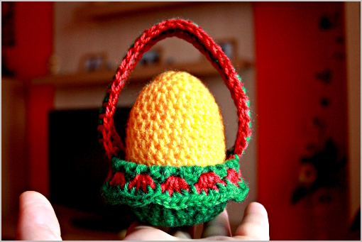 crochet Easter egg free pattern by zoomyummy.com