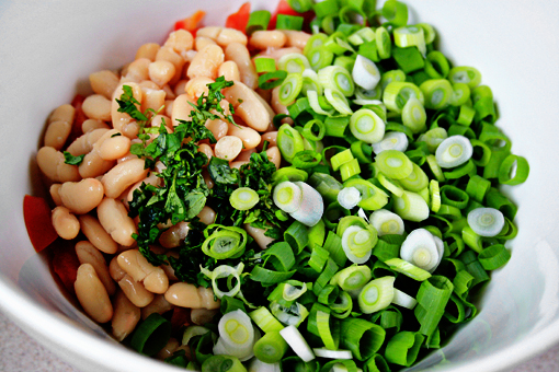 tomato and bean salad recipe with step-by-step images