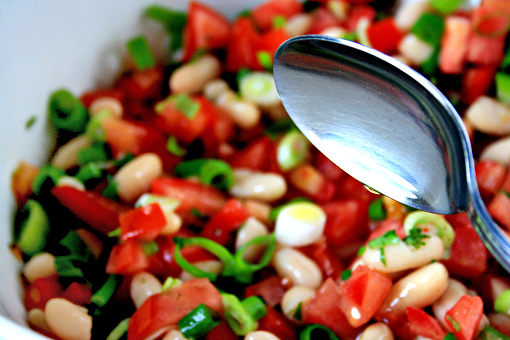 tomato and bean salad recipe with step-by-step images