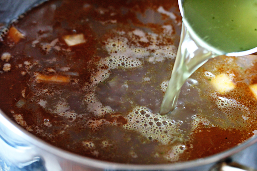 bean soup recipe with step by step pictures, add the chicken stock