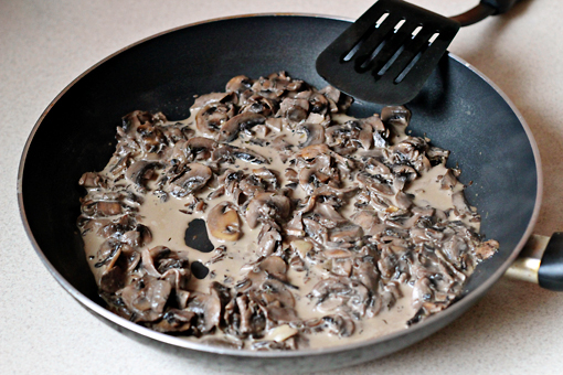 mushroom ragout on garlic toast recipe with step by step pictures