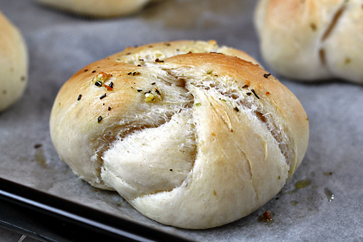 oft garlic knots recipe with step by step pictures, soft buns, homemade buns, bake
