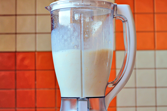 banana-milkshake-step-by-step-picture-recipe, blend for about 30 seconds