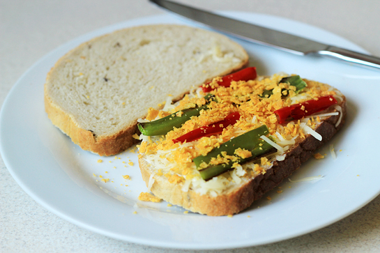 crispy chili pepper grilled cheese sandwich recipe with step by step pictures, add the tortilla chips crumbs