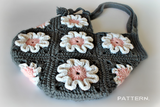 crochet purse pattern by zoomyummy.com