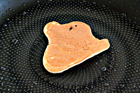 halloween ghost shaped pancakes step by step picture recipe