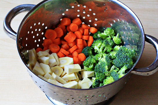 simple-vegetable-soup-recipe-carrots-parsnip-broccoli
