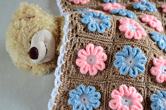 crochet-pattern-3D-flower-blanket