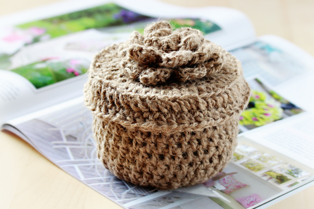 crocheted-twine-box
