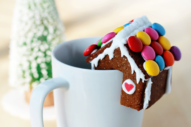 gingerbread-house-for-your-mug