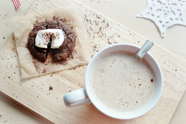 hot-cocoa-marshmallow-cookies-recipe
