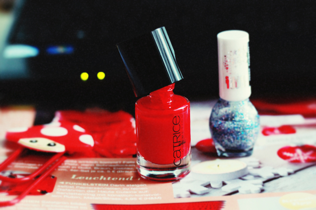 red-nail-polish-silver-nail-glitter