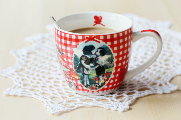 retro mug with kids kissing toadstools and birds