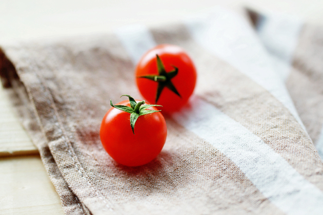 Baked Tomato, Garlic And Basil Bruschetta Bites recipe
