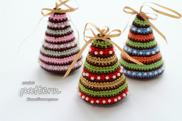 crochet pattern - little Christmas trees