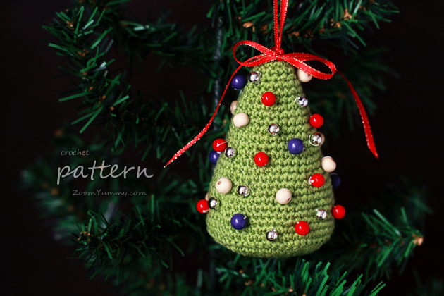 crochet pattern - little Christmas trees