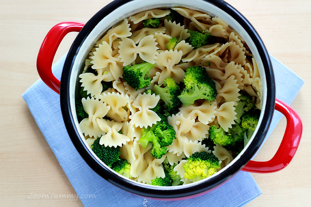 pasta with cheese, broccoli and dried tomatoes recipe