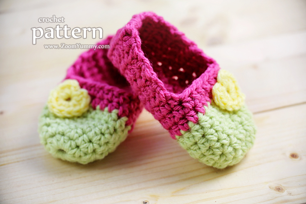 the easiest crochet baby slippers pattern - age 0-3 months