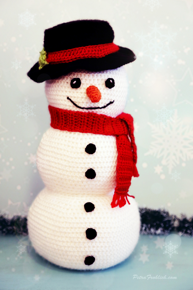 crochet snowman